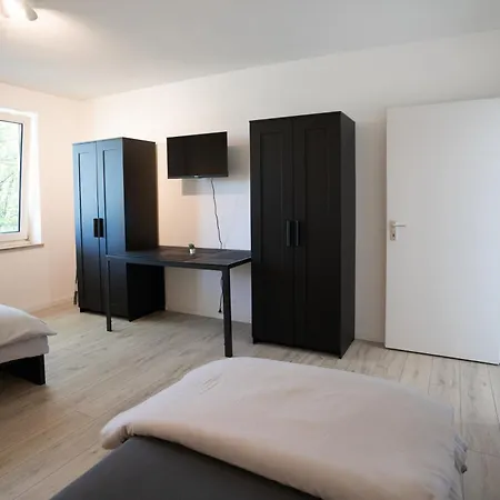 Hometonight Workers - In Appartement Veitsbronn