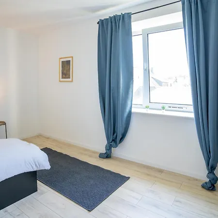 Hometonight Workers - In *