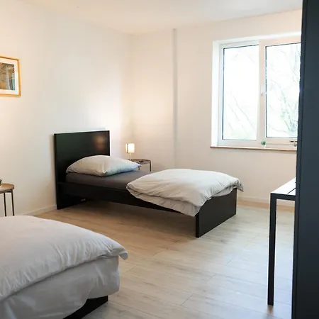 Hometonight Workers - In *